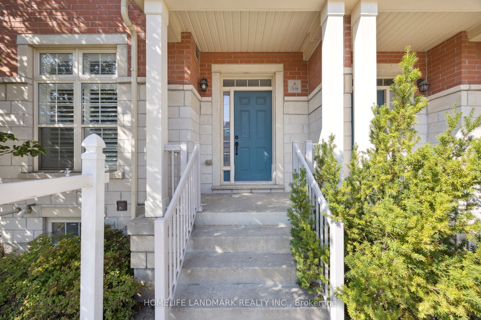 56 Donald Buttress Boulevard W