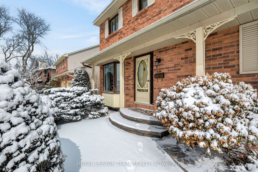 Photo of 318 Liard Street, Stittsville - Munster - Richmond, ON K2S 1J8 (MLS # X12908300)