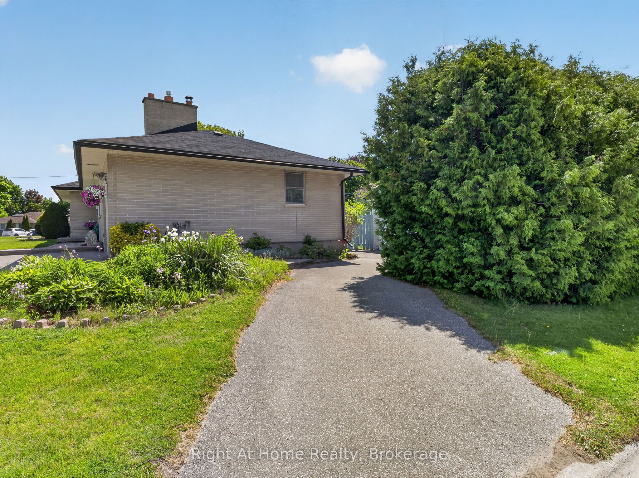 47 Churchill Avenue