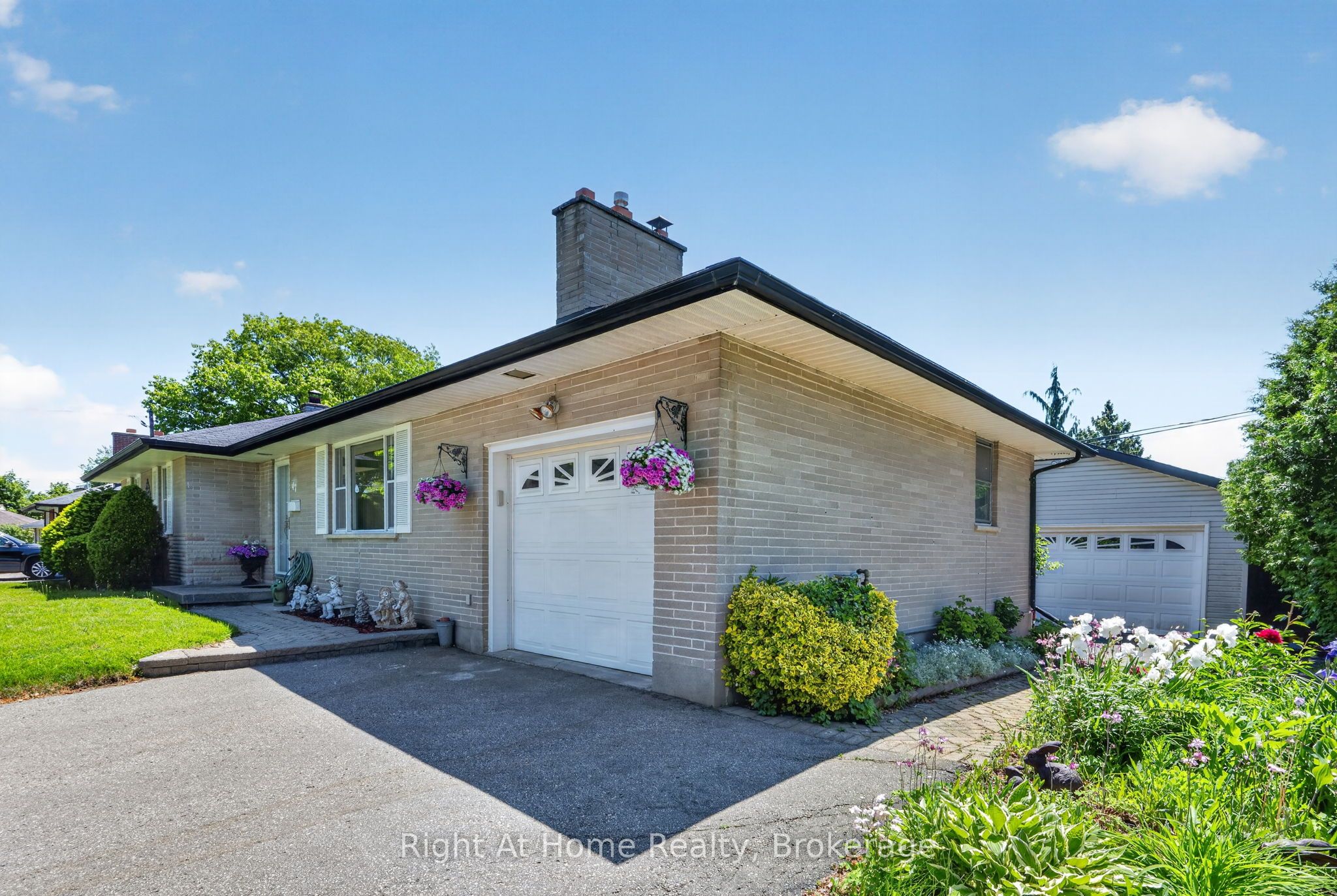 47 Churchill Avenue