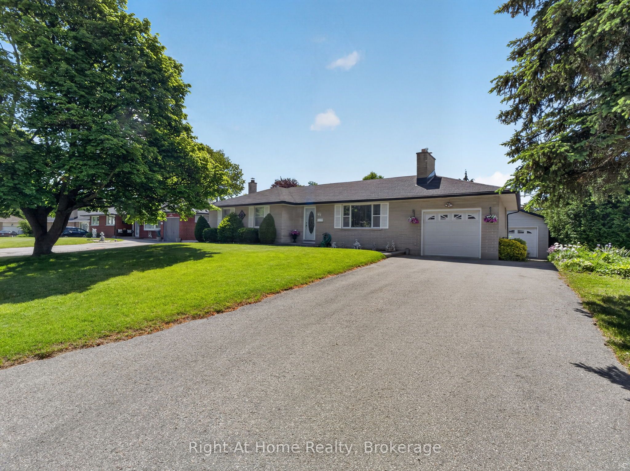 47 Churchill Avenue