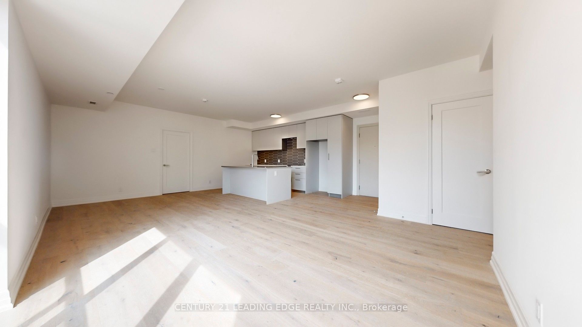 101 Cathedral High Street Ph30