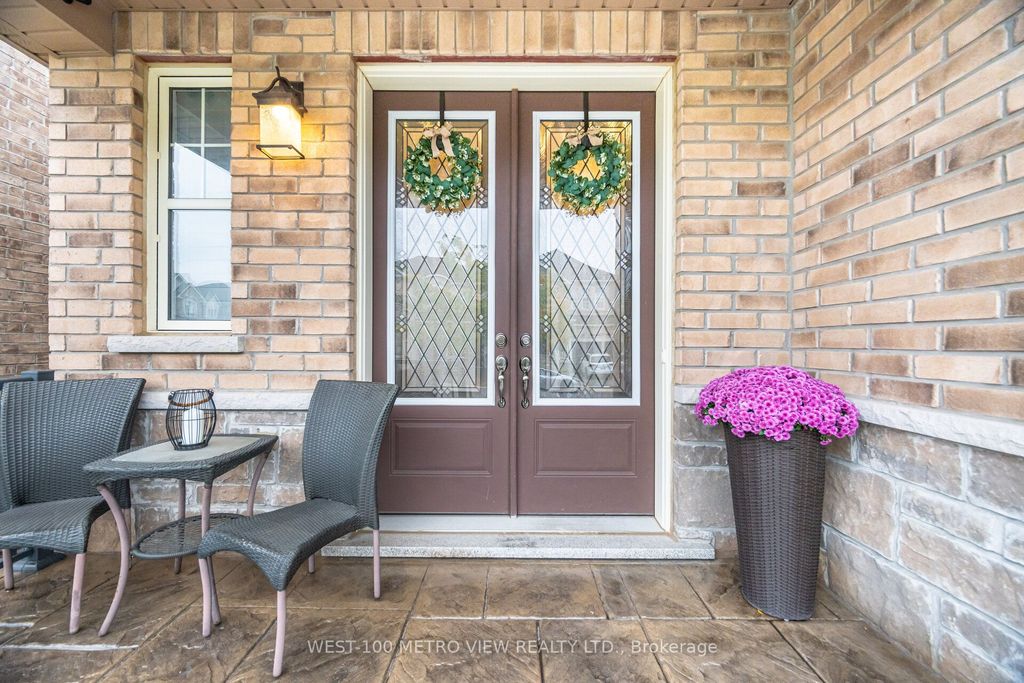 Photo of 4 Ivor Crescent, Brampton, ON L7A 4L5 (MLS # W12832196)