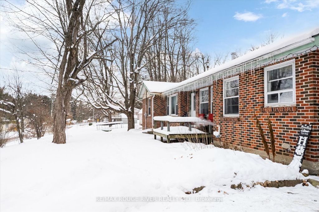Photo of 10 Crowe Valley Court, Marmora and Lake, ON K0K 2M0 (MLS # X12636330)
