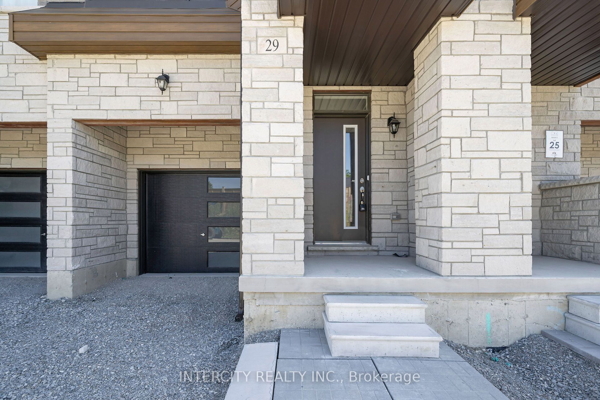 29 Drainie Street