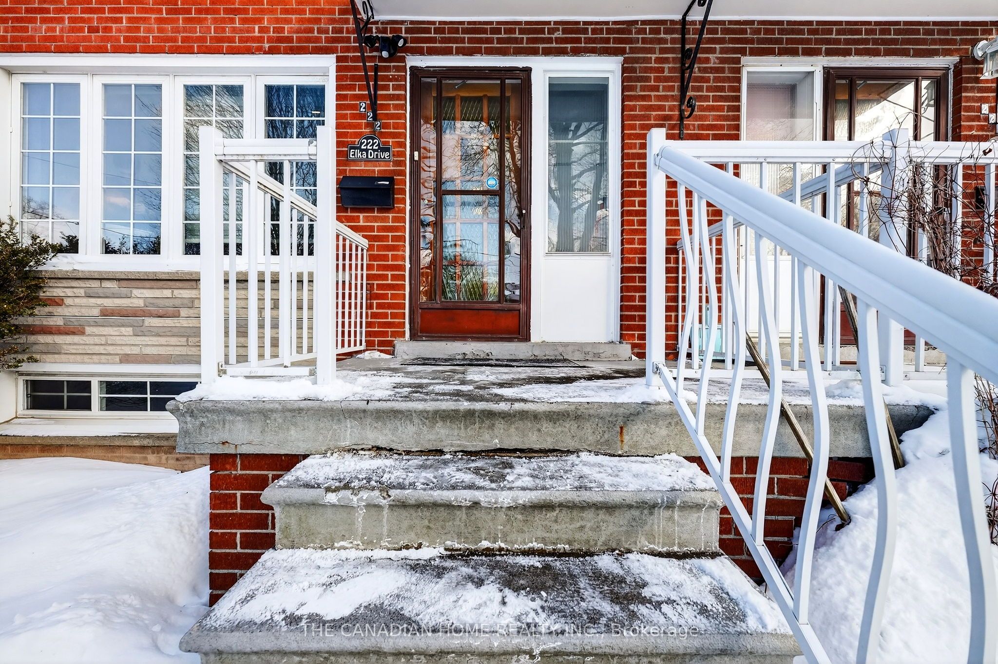 222 Elka Drive E