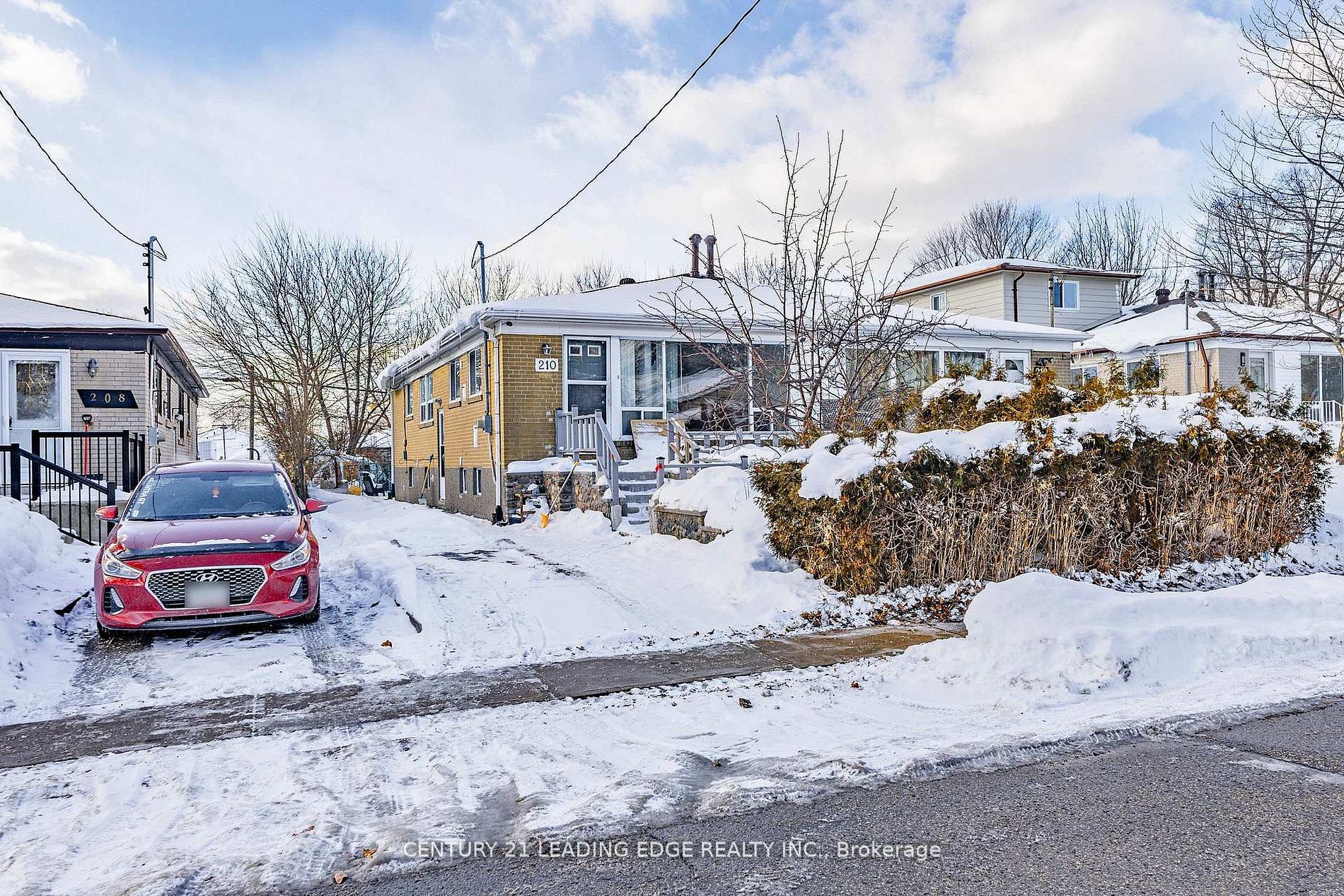 Photo 1 of 50 — 210 Linden Avenue, Toronto, ON M1K 3H8
