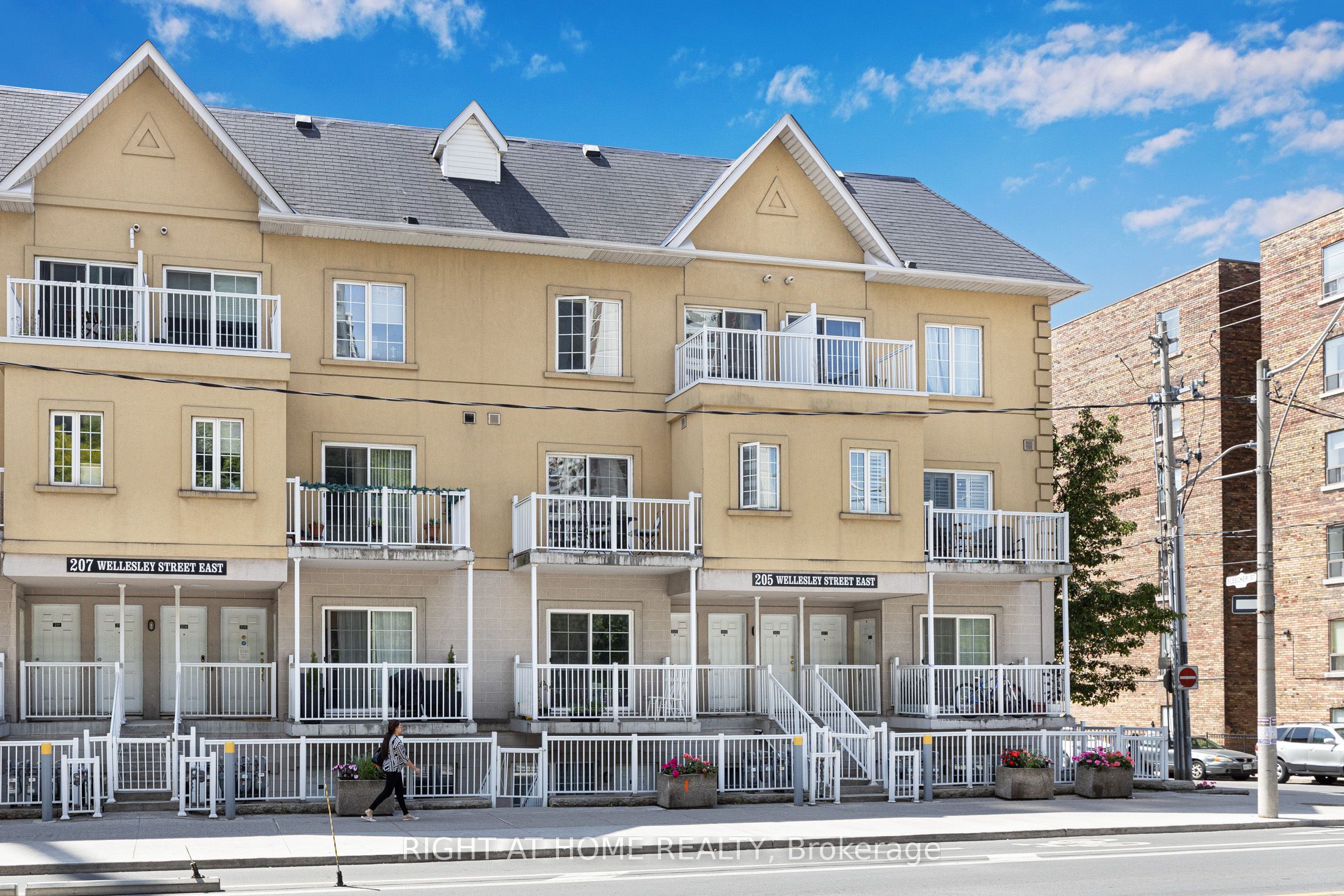 205 Wellesley Street E 205