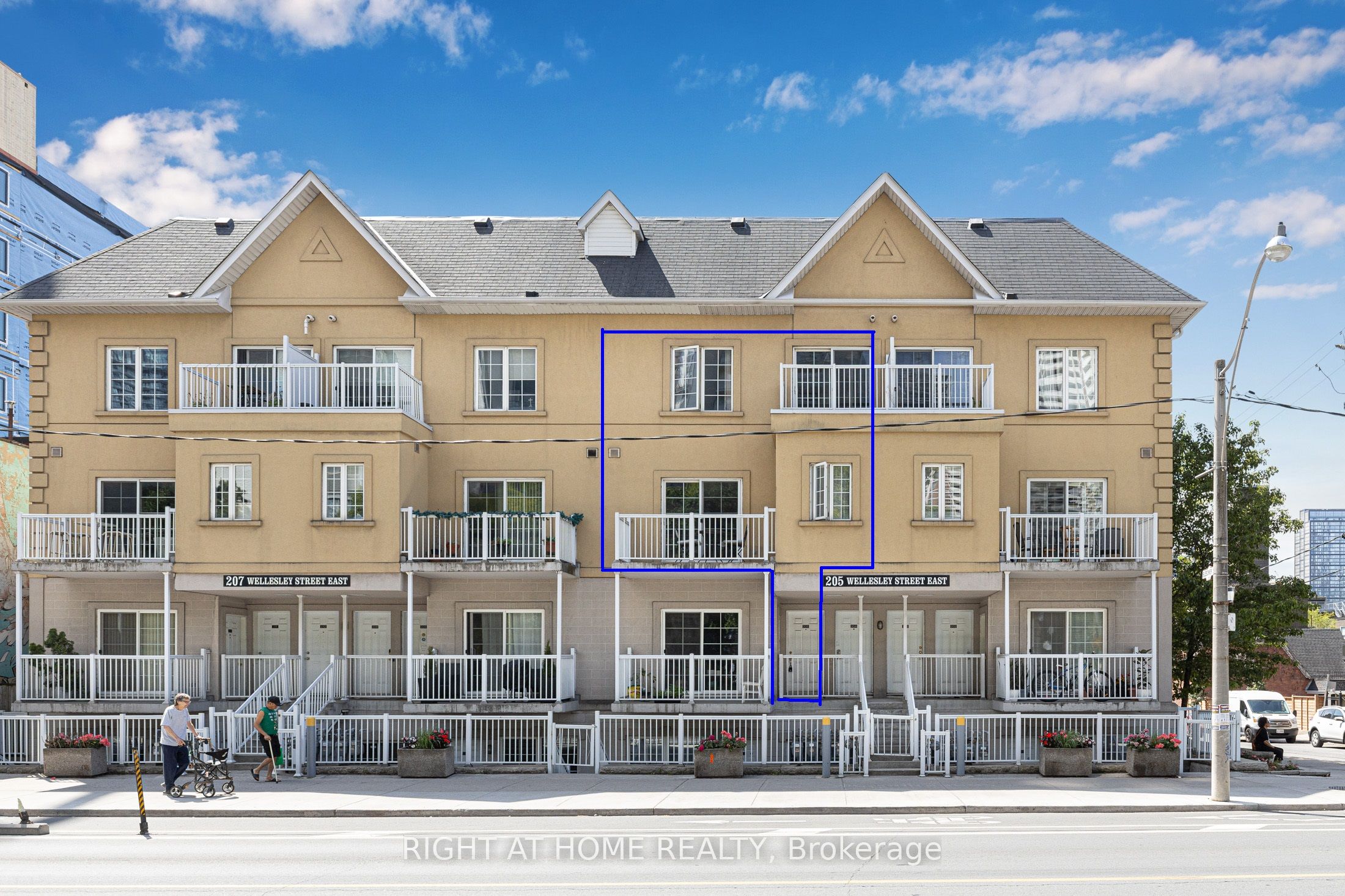 205 Wellesley Street E 205