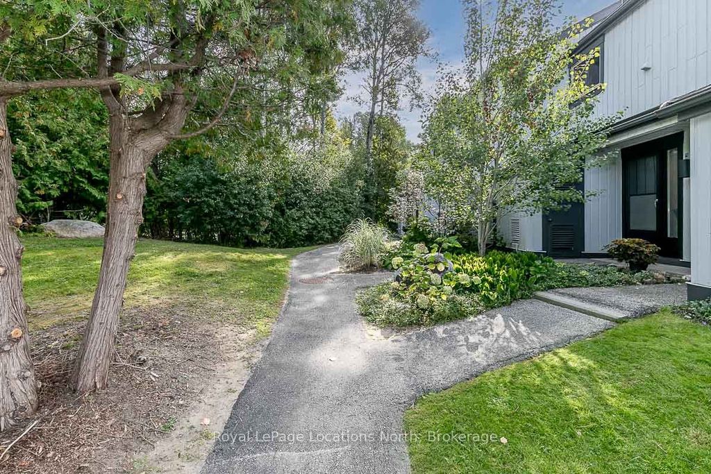 Photo of 14 Dawson Drive #415, Collingwood, ON L9Y 5B4 (MLS # S13028014)