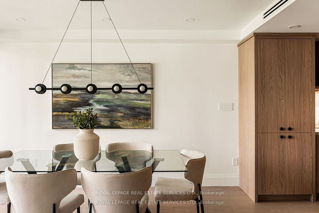 Photo of 349 St Clair Avenue W #402, Toronto, ON M5P 1N3 (MLS # C12771388)