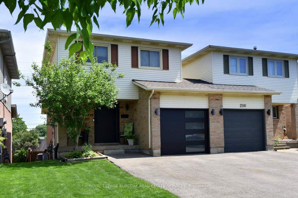 Photo of 2499 Whittaker Drive, Burlington, ON L7P 4P9 (MLS # W13410646)