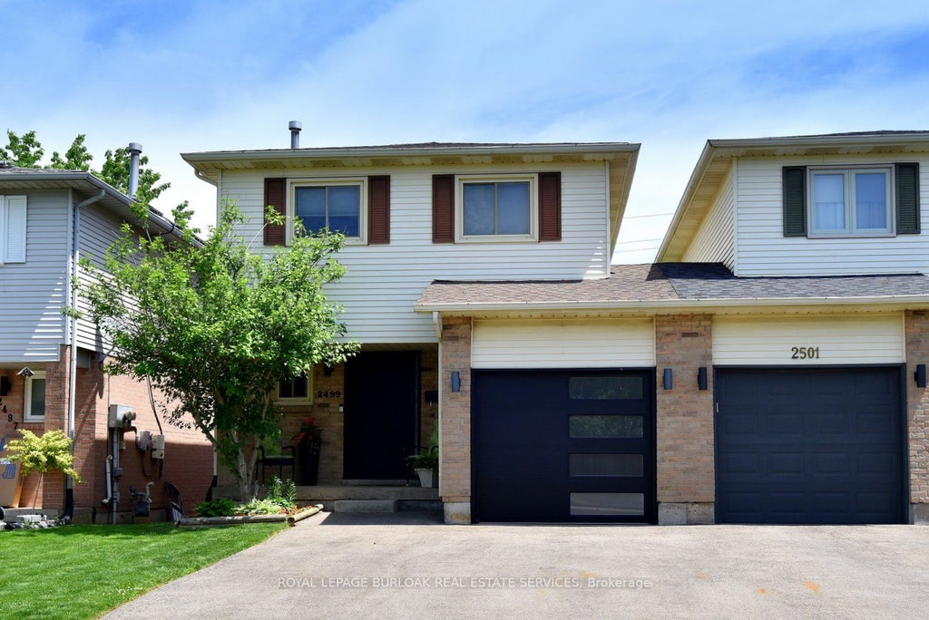 Photo of 2499 Whittaker Drive, Burlington, ON L7P 4P9 (MLS # W13410646)