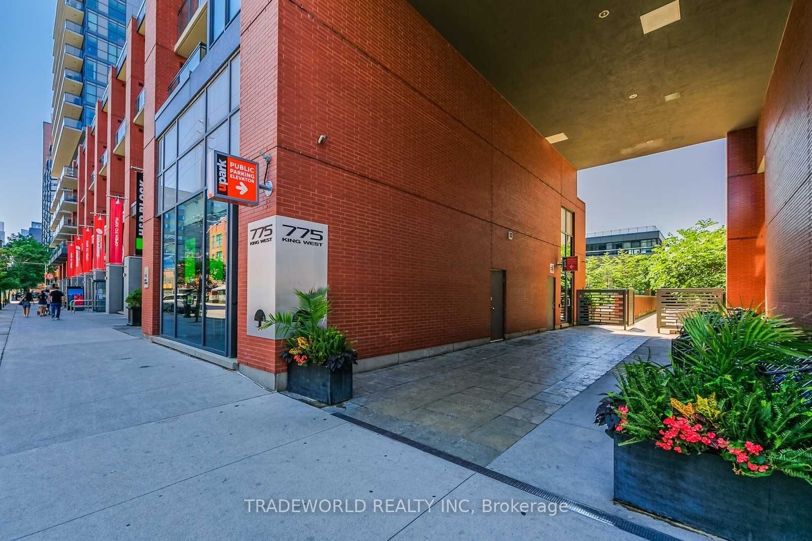775 King Street W 513