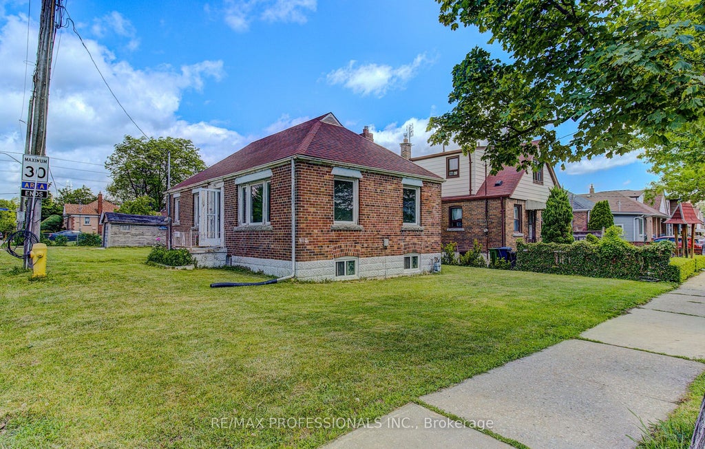 Photo of 414 Melrose Street, Toronto, ON M8Z 1H1 (MLS # W13427600)