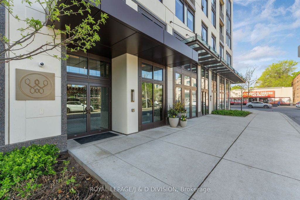Photo of 1 Strathgowan Avenue #710, Toronto, ON M4N 0B3 (MLS # C13171916)