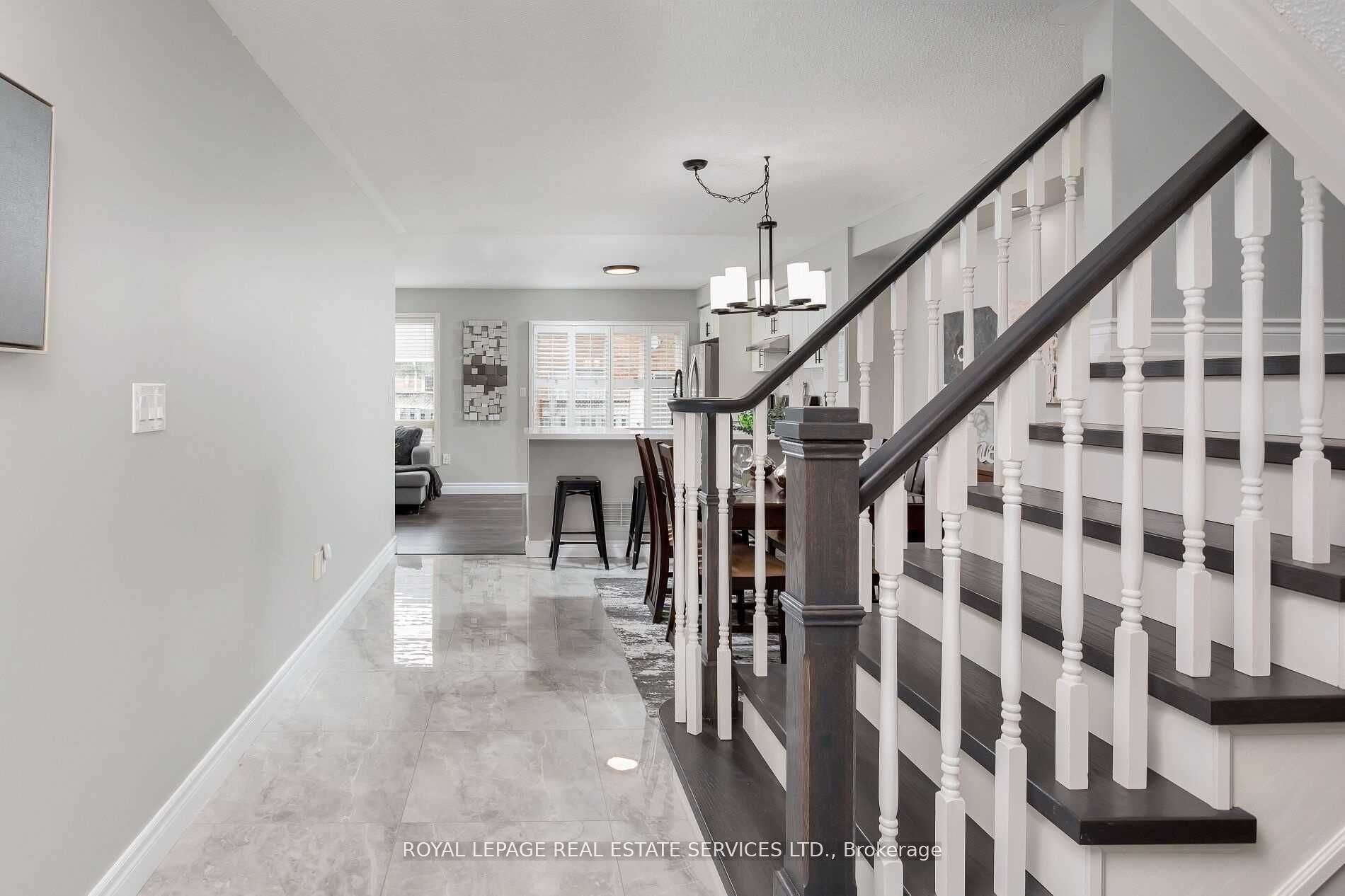 1619 Cartwright Crescent