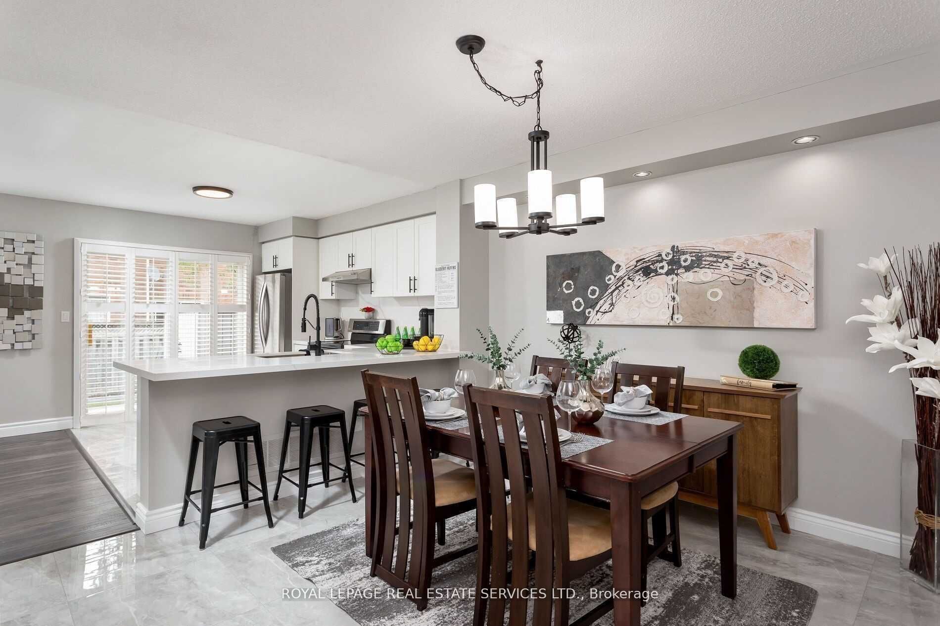 1619 Cartwright Crescent