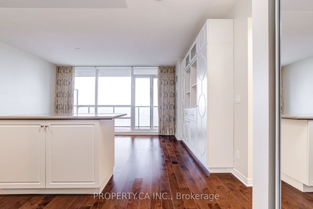 Photo of 2230 Lake Shore Boulevard W #903, Toronto, ON M8V 0B2 (MLS # W12676468)