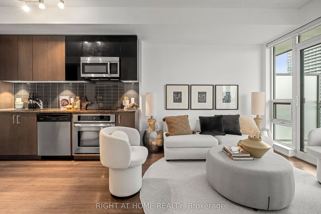 Photo of 89 Dunfield Avenue #2306, Toronto, ON M4S 0A4 (MLS # C13729770)