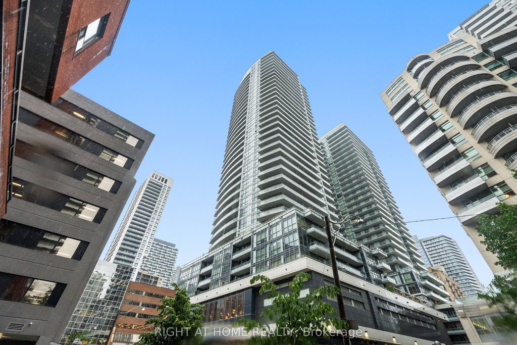 Photo of 89 Dunfield Avenue #2306, Toronto, ON M4S 0A4 (MLS # C13729770)