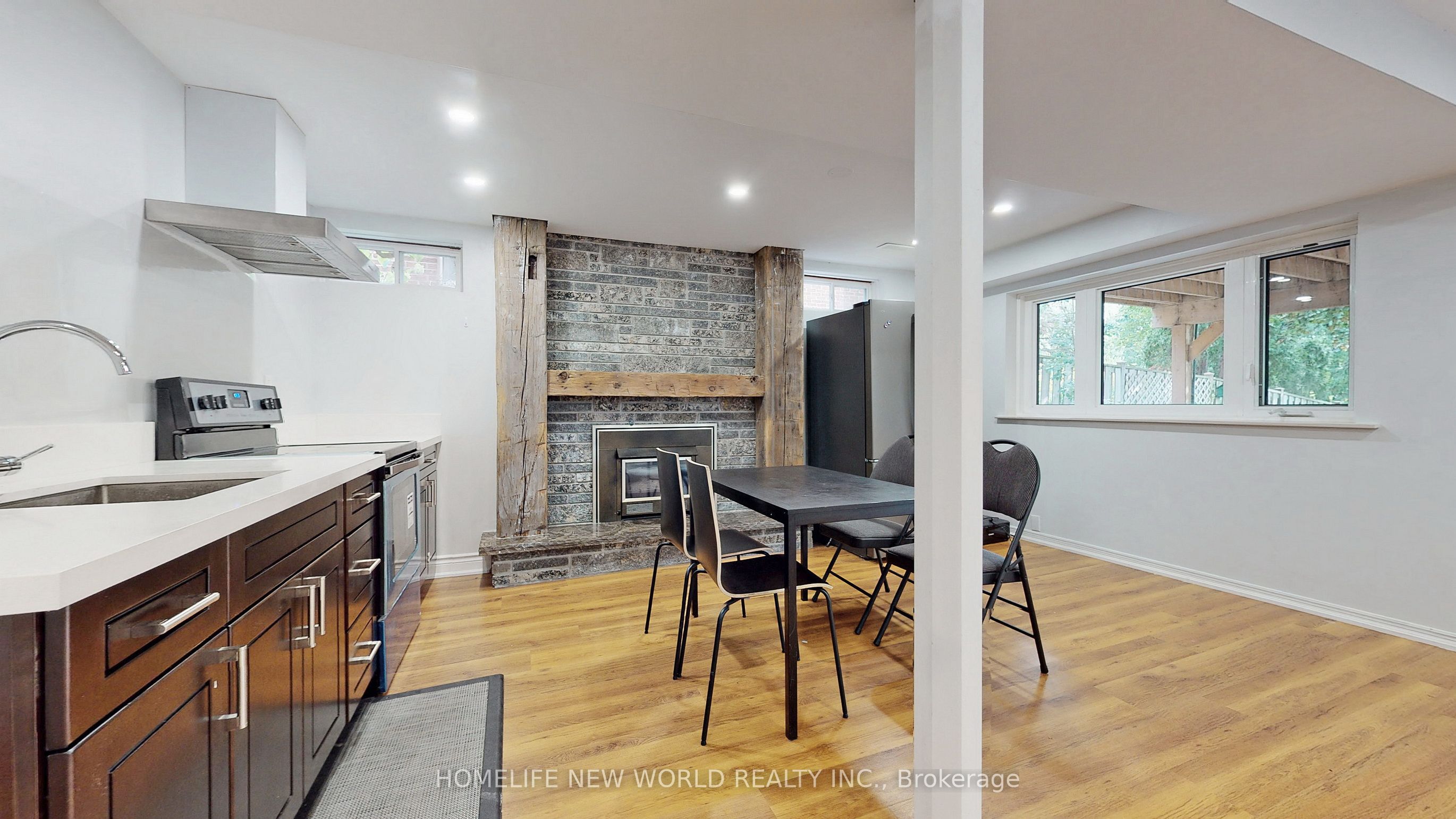 3954 Selkirk Place Lower