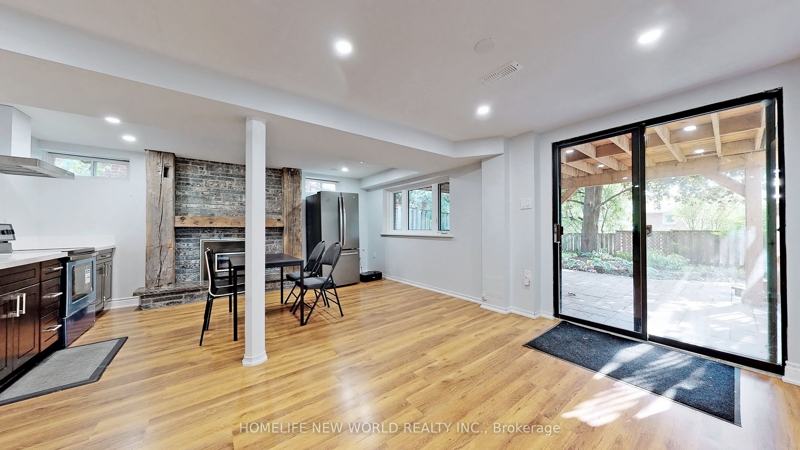 3954 Selkirk Place Lower