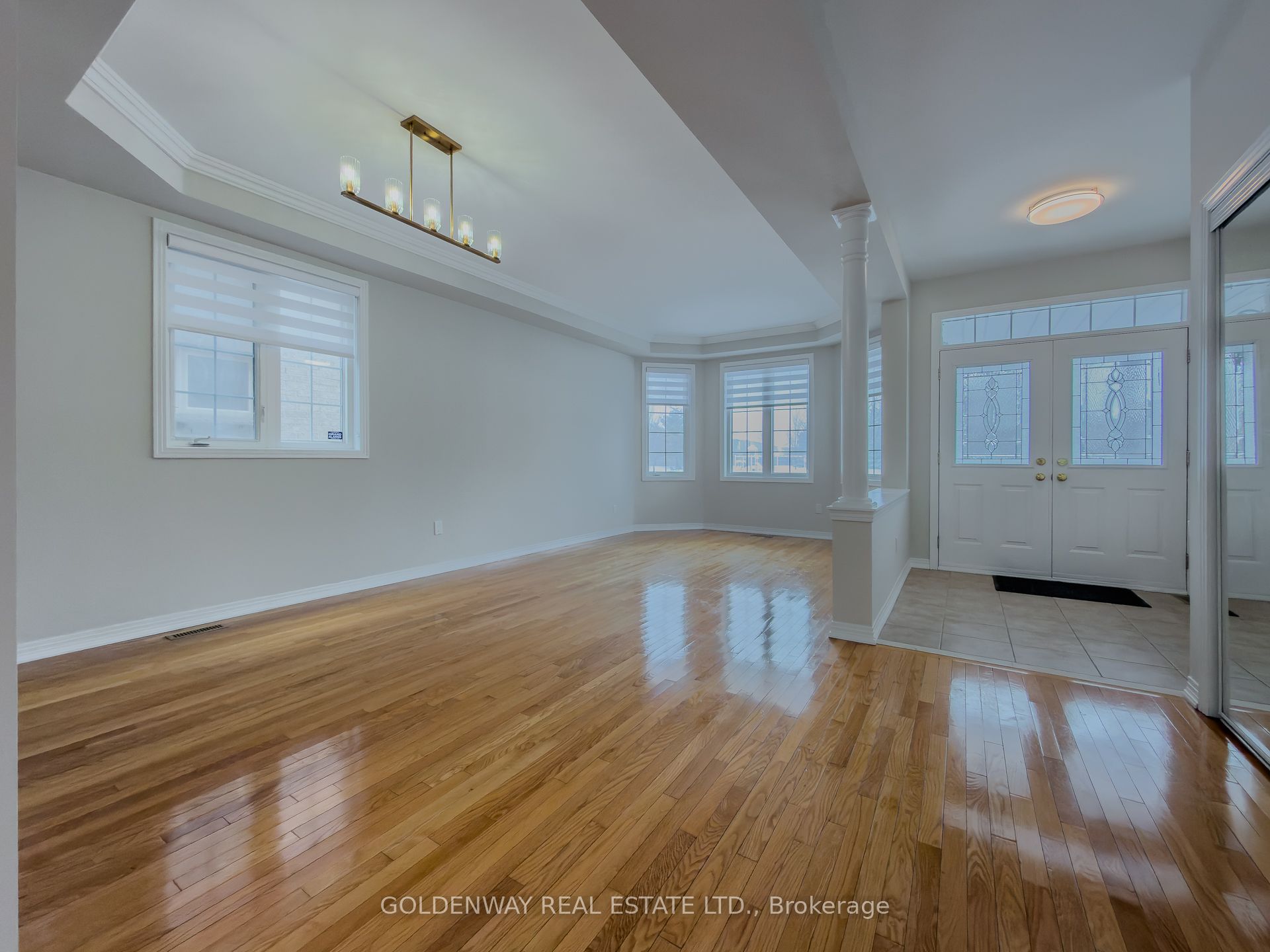 33 Nichols Boulevard