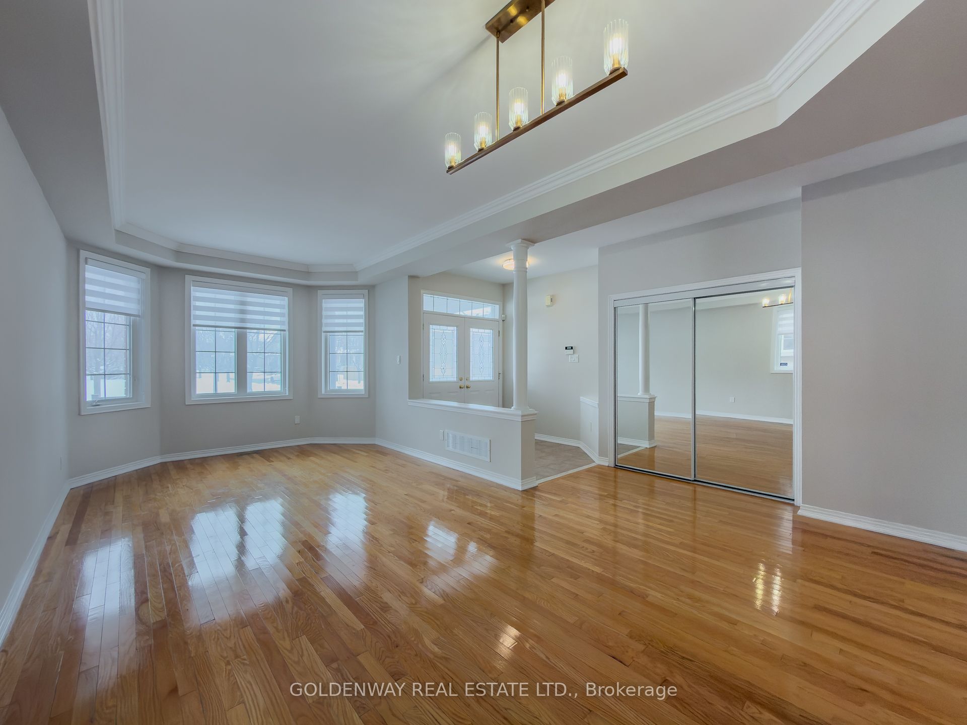 33 Nichols Boulevard