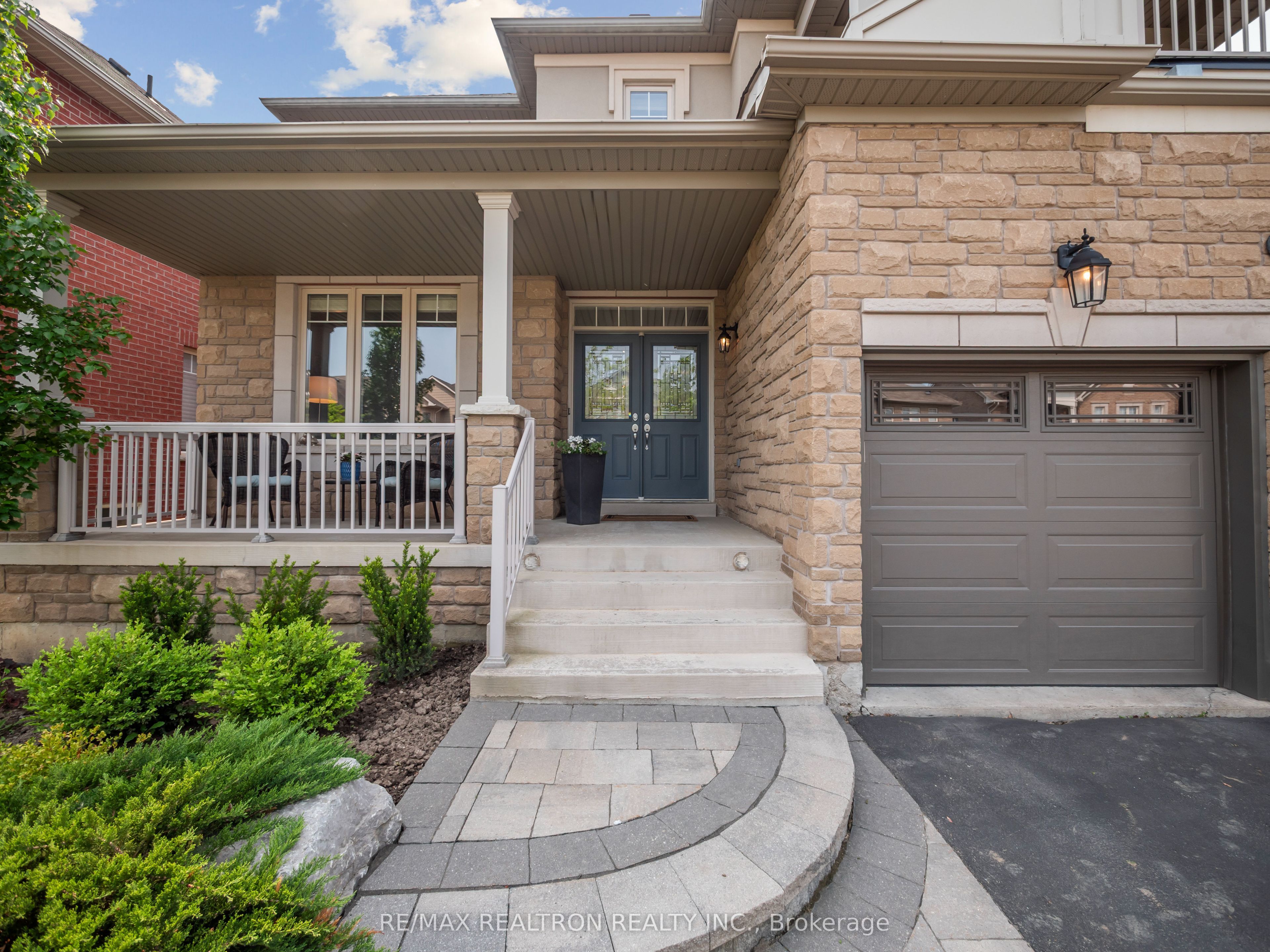 10 Glade Drive
