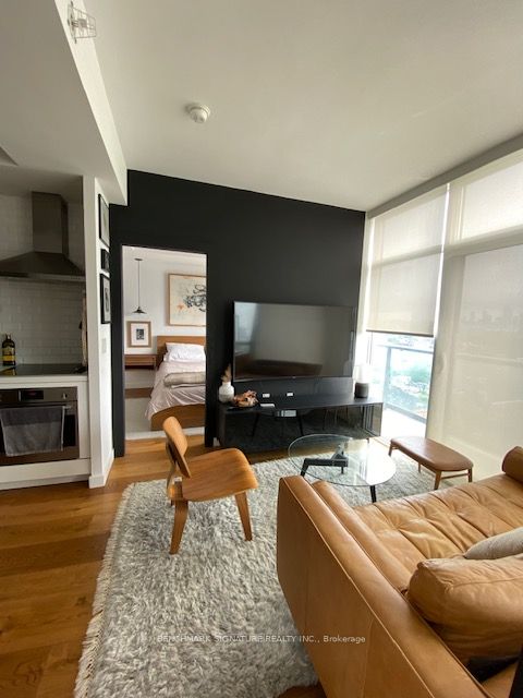 36 Lisgar Street PH17E