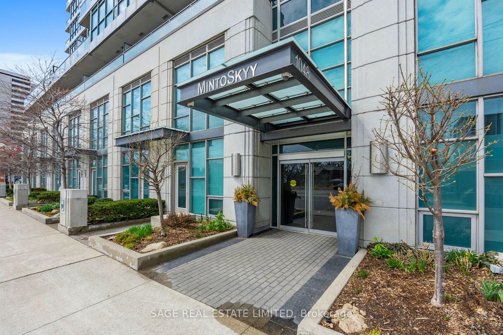 Photo of 1048 Broadview Avenue #506, Toronto, ON M4K 2B8 (MLS # E13001084)