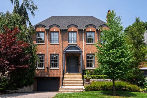 Photo of 260 St Leonards Avenue, Toronto, ON M4N 1L2 (MLS # C12387773)