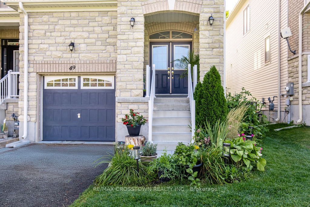 Photo of 49 Greenwood Drive, Essa, ON L3W 0N5 (MLS # N12589886)