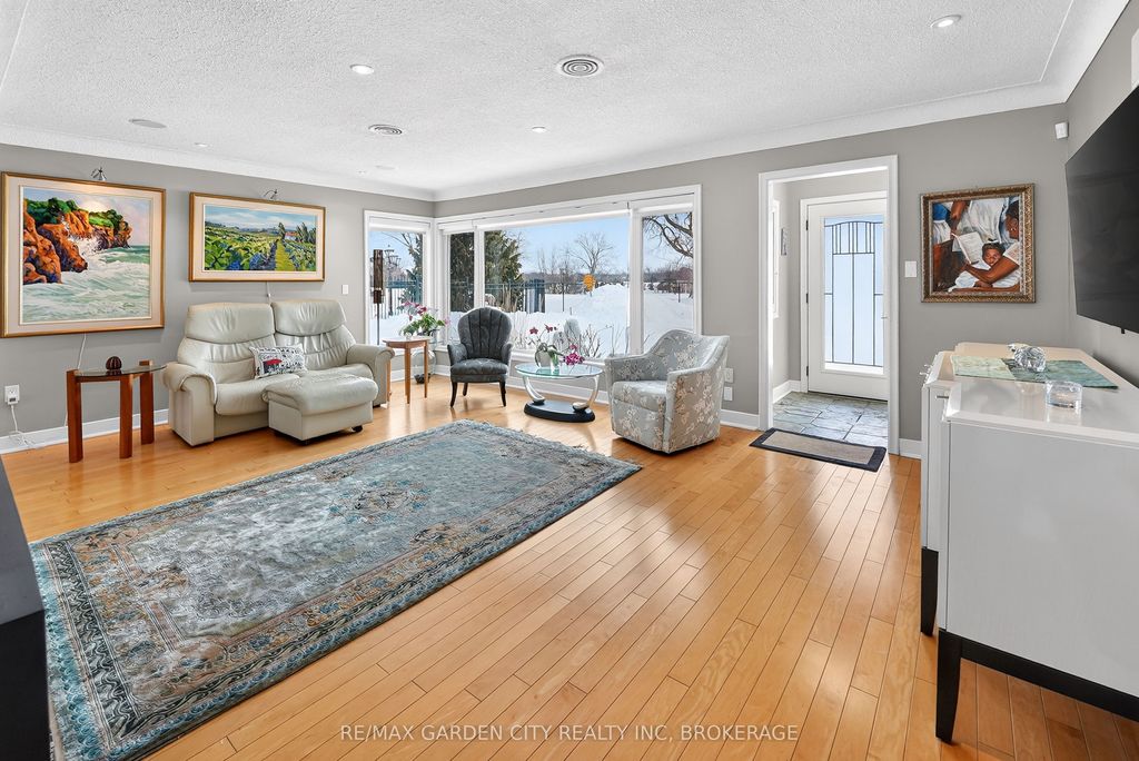 Photo of 112 Riverdale Drive, St. Catharines, ON L2R 4B9 (MLS # X12745702)