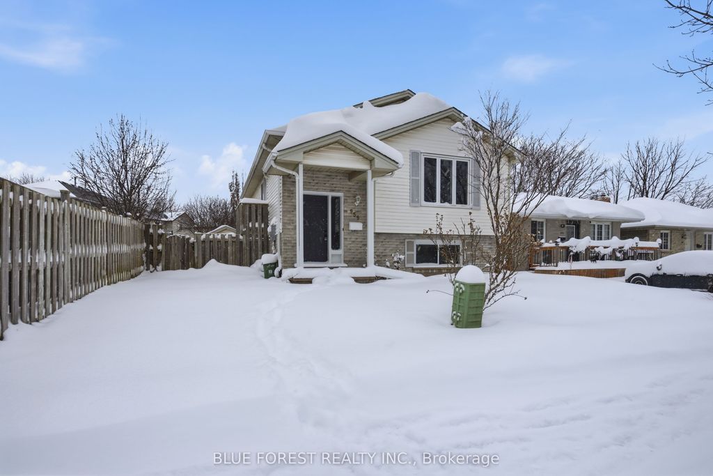 Photo of 959 Lawson Road, London North, ON N6G 4X4 (MLS # X12702010)