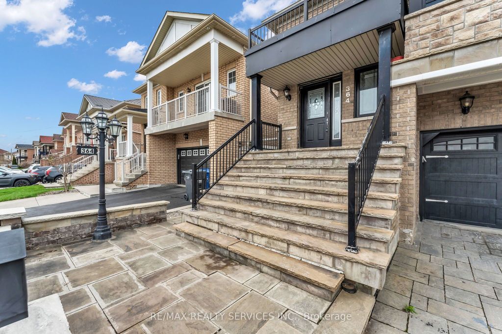 Photo of 364 Queen Mary Drive, Brampton, ON L7A 3T1 (MLS # W13078488)
