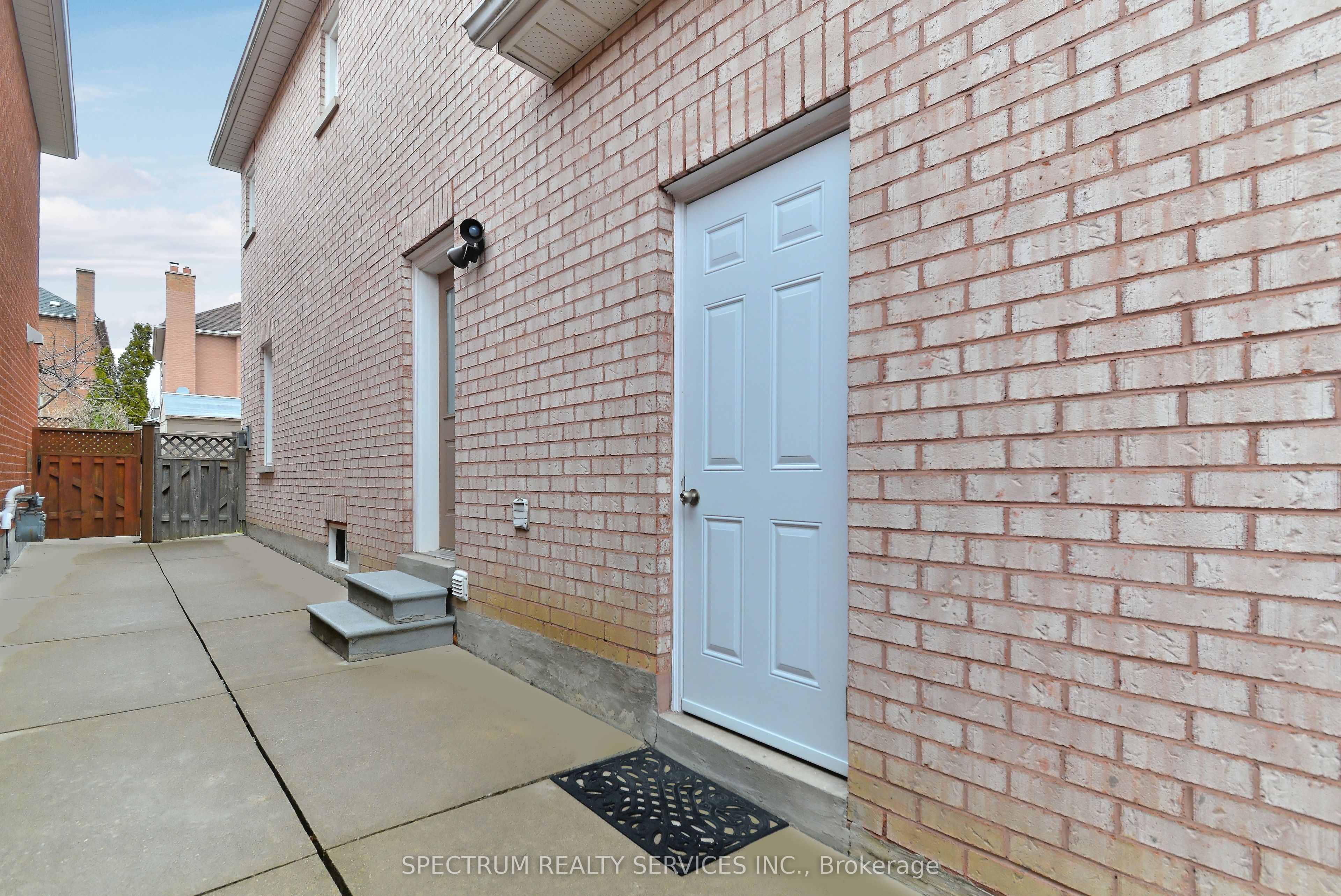22 Lanterna Crescent Bsmt