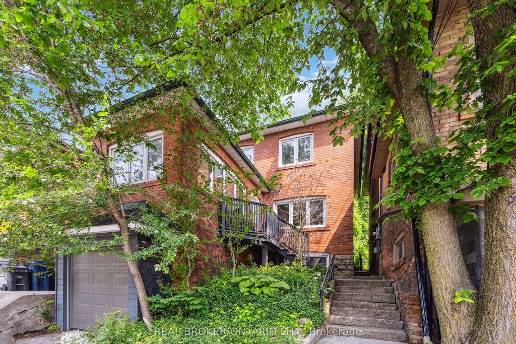 Photo of 658 Davenport Road, Toronto, ON M5R 1K9 (MLS # C12377742)