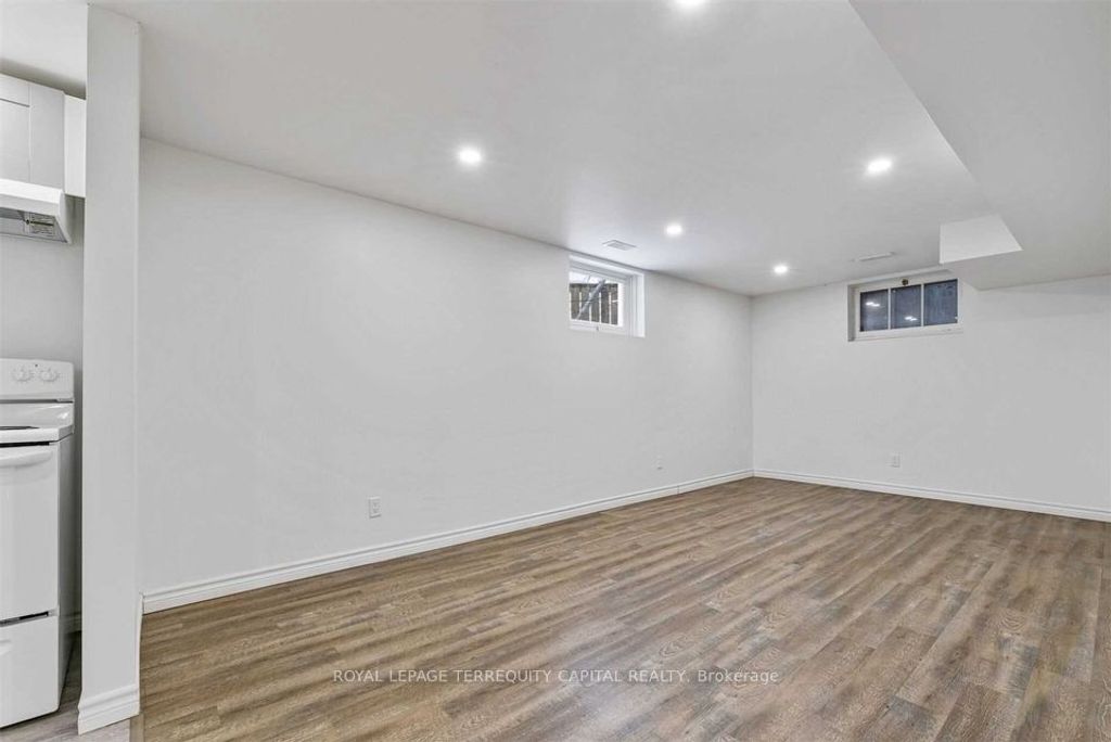 Photo of 12 Boys Street N, Barrie, ON L4N 1Z8 (MLS # S12705538)