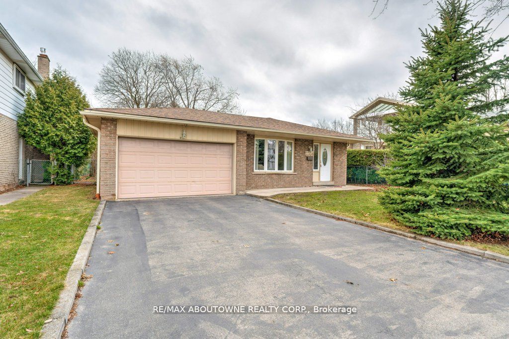2334 Wyandotte Drive