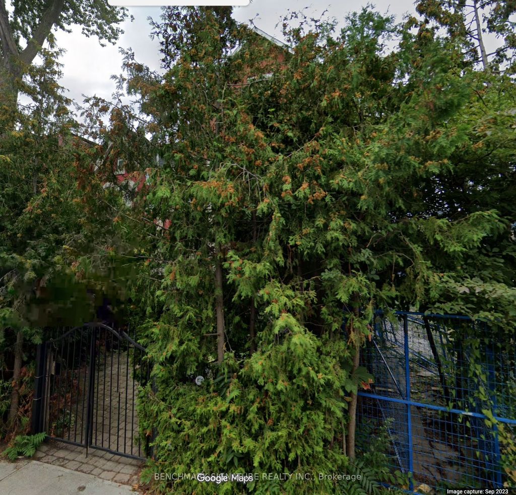 Photo of 30 Grange Avenue, Toronto, ON M5T 1C7 (MLS # C13019770)