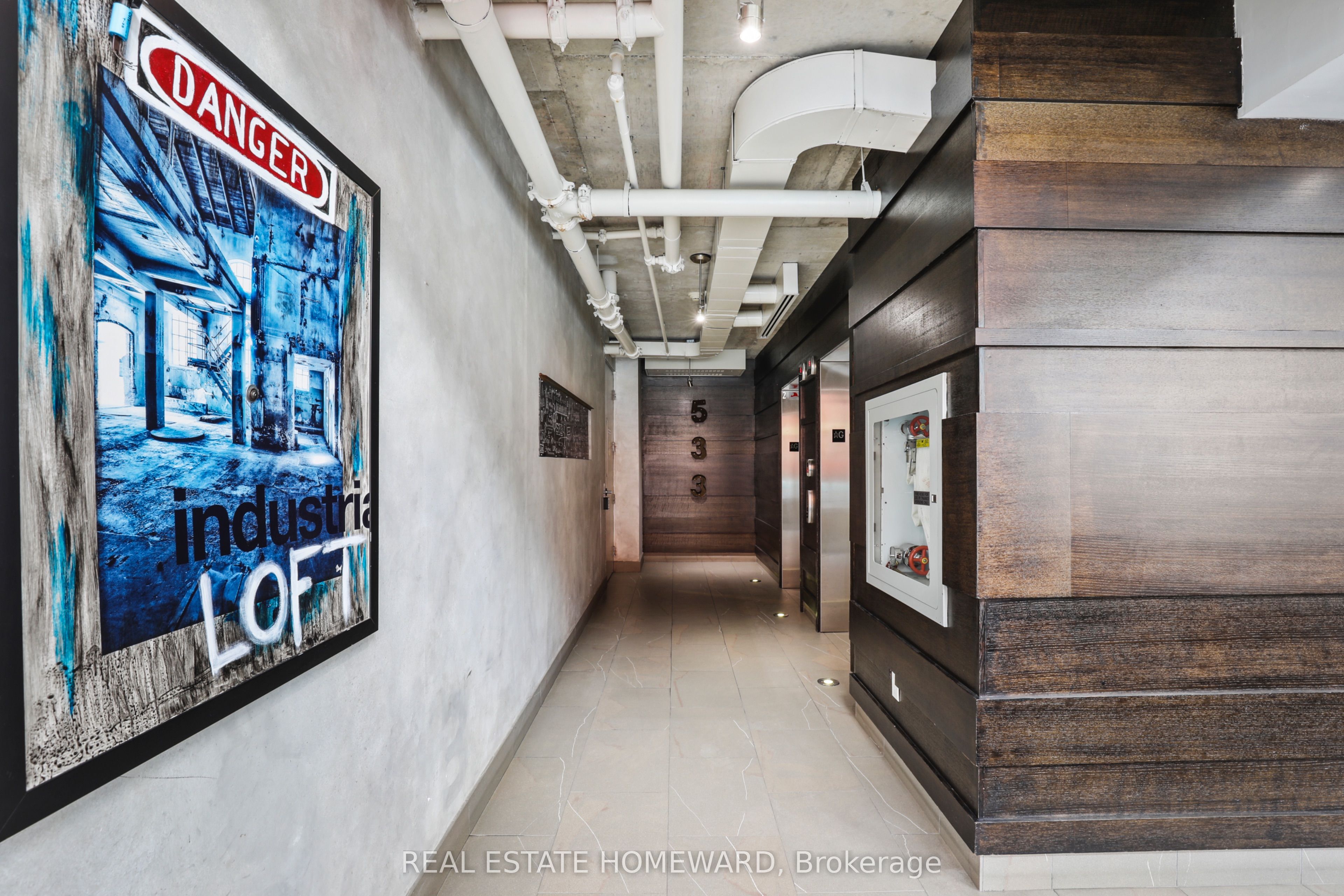 533 Richmond Street W 704