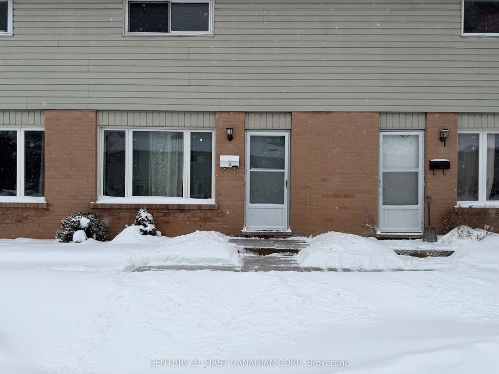 Photo of 45 Gatewood Place #8, London East, ON N5Y 5A4 (MLS # X12731114)