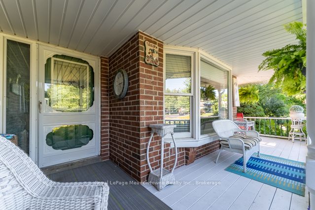 690 Robertson Crescent