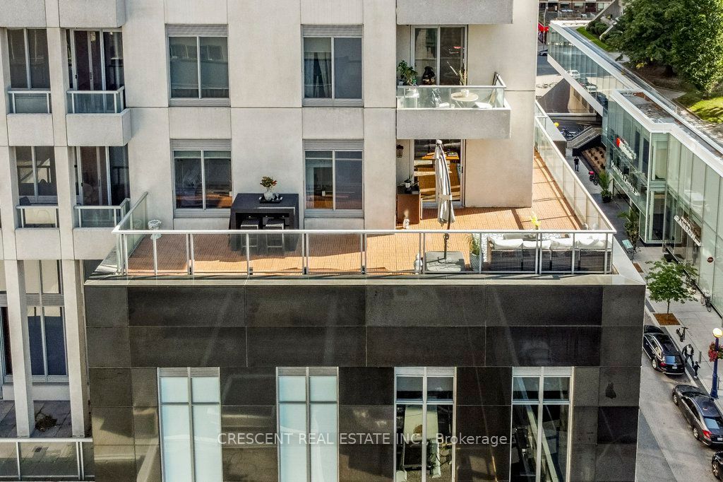 Photo of 35 Balmuto Street #701, Toronto, ON M4Y 0A3 (MLS # C12407804)