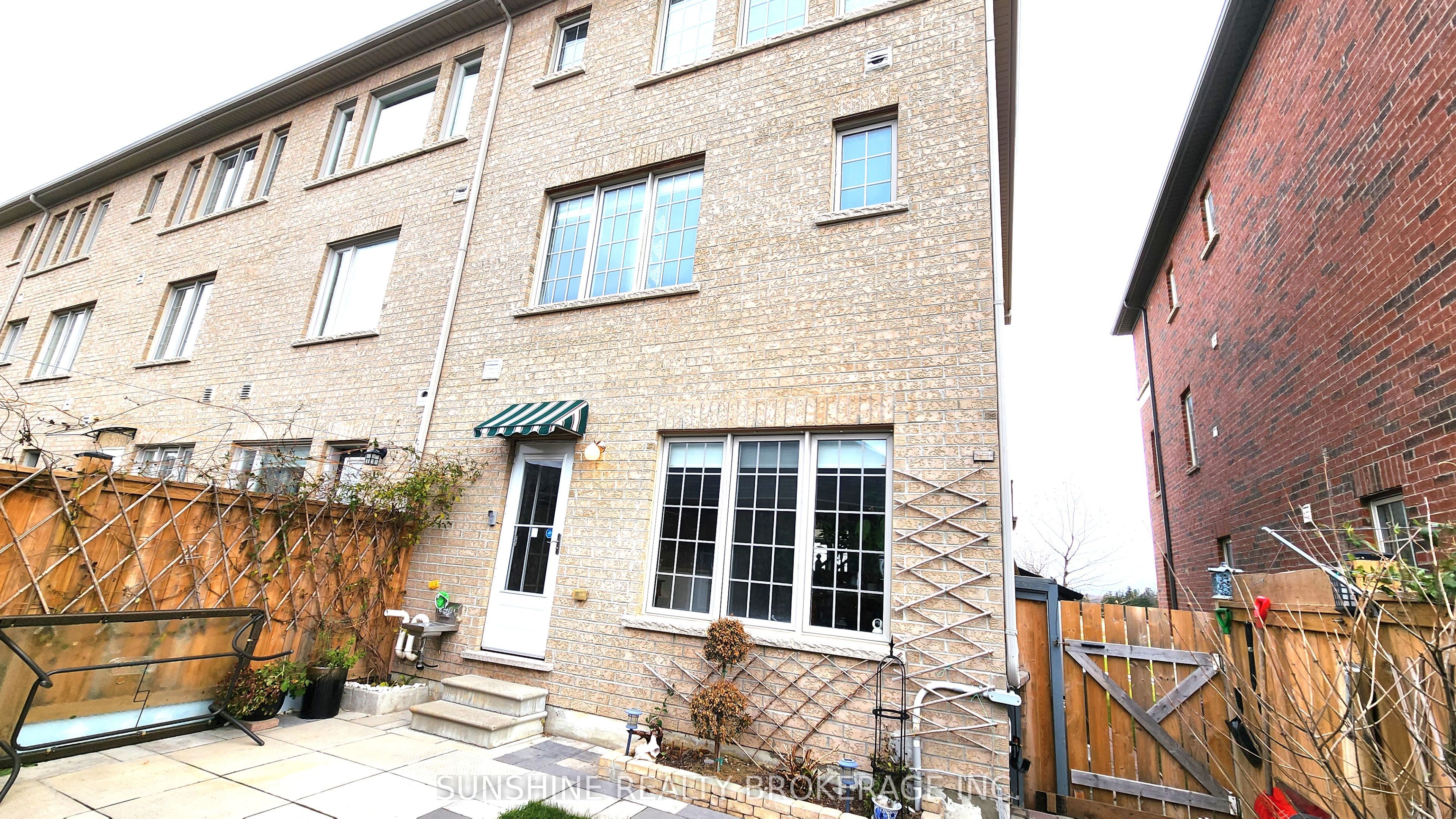 1980 DONALD COUSENS Parkway W