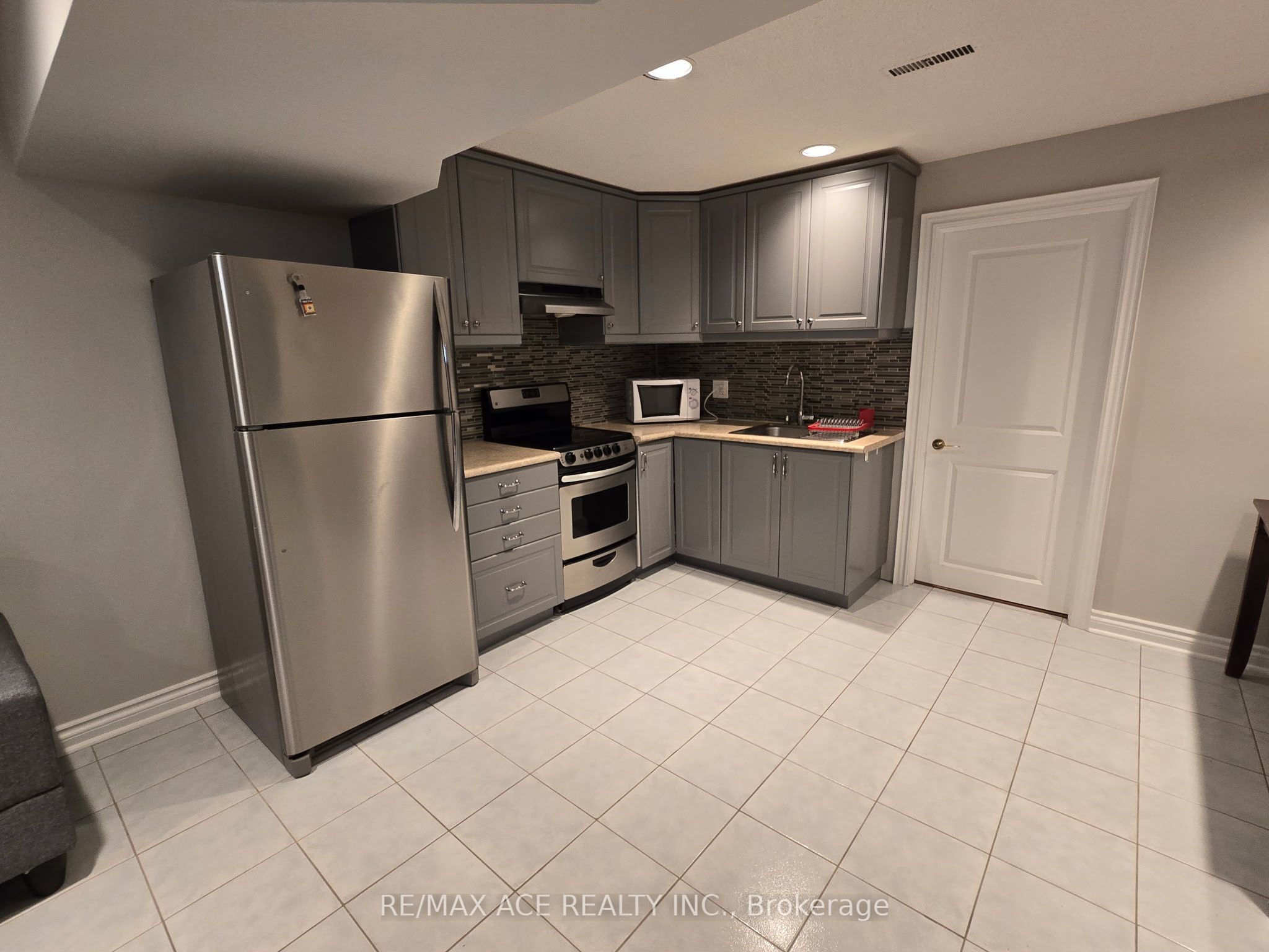 25 Pilkington Crescent BSMT