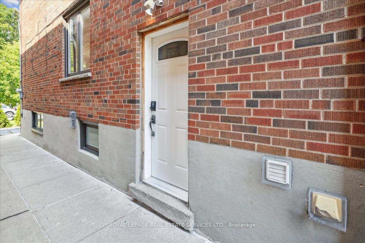 Toronto, ON M6E 1K4, Canada, ,1 BathroomBathrooms,Residential,Active,207786