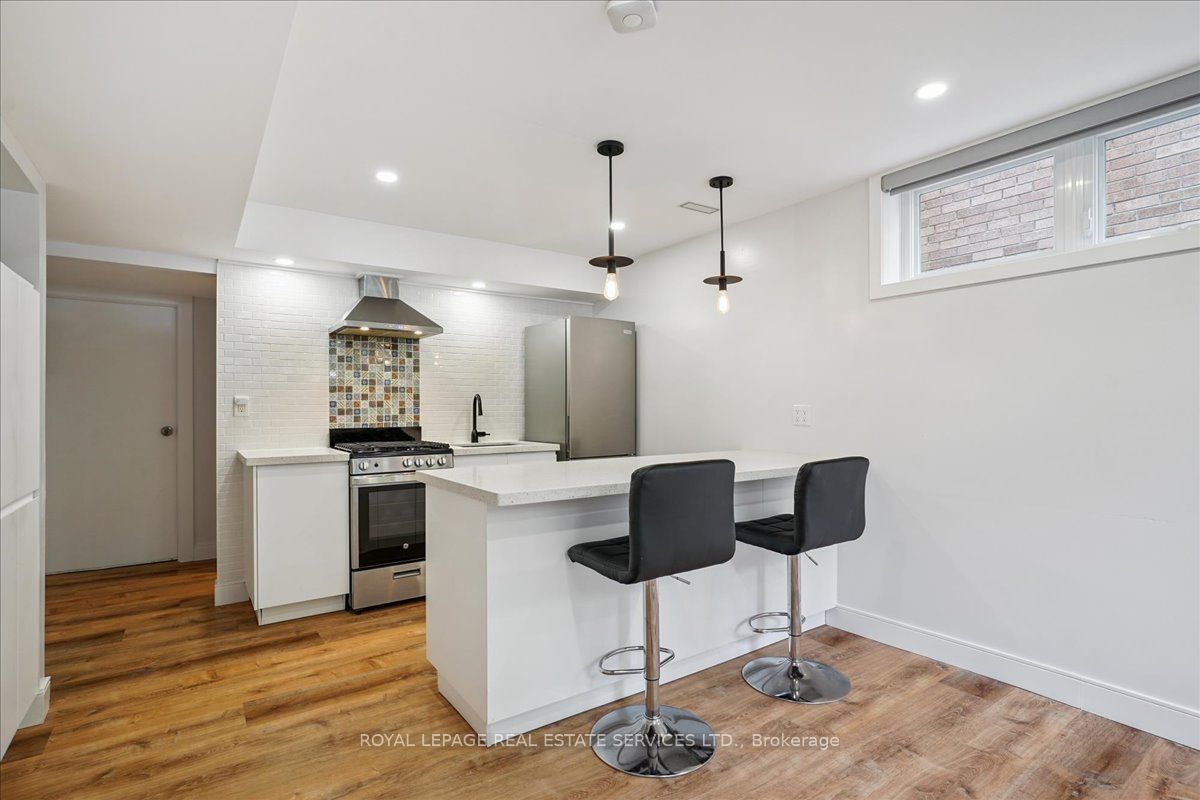 Toronto, ON M6E 1K4, Canada, ,1 BathroomBathrooms,Residential,Active,207786